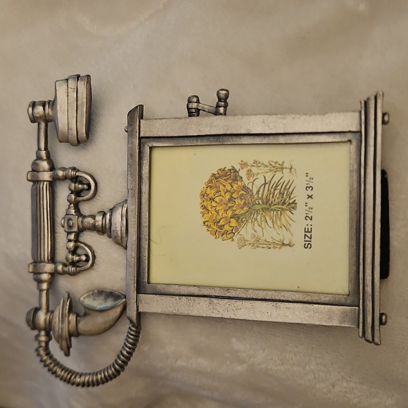 WELFORTH Antique Style Telephone Metal Picture Frame 2.5" X 3.5" - Picture 2 of 6